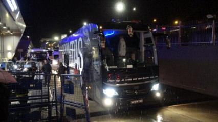 Dev maça geri sayım başladı! Beşiktaş, Trabzon'a geldi