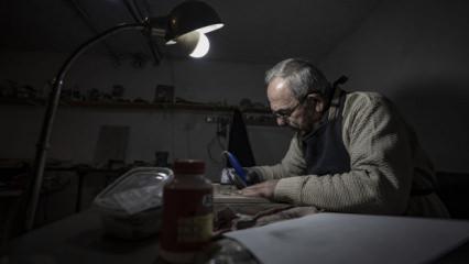 40 yıl hekimlik yaptı, şimdi oltu tozuyla ahşap oymacılığında çığır açıyor!