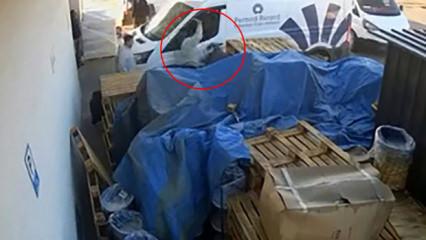 19 yaşındaki genci bı&ccedil;aklayarak &ouml;ld&uuml;rd&uuml;! Cinayet kamerada 