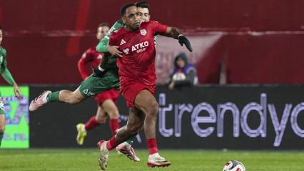 Liderlik ma&ccedil;ına &ccedil;ıkmışlardı! Kritik puan kaybı zirveyi değiştirdi