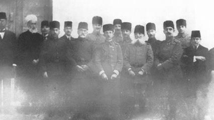 Abd&uuml;lhamit Han'ın &Ccedil;in'e g&ouml;nderdiği gizemli heyet: Nazım Hikmet ve B&uuml;lent Ecevit detayı