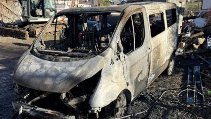 Ankara&rsquo;da 4 aracın kundaklandığı anlar kamerada