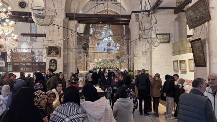 Gelenek sürdürülüyor! Bu türbede “tuz” ikram ediliyor