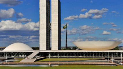 Brezilya Meclisi'ne polis m&uuml;dahalesi! Milletvekilleri birbirine girdi