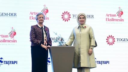 Emine Erdoğan, TOGEM-DER'in "Artsın Eksilmesin Dönüşüm Pazarı"nın açılışına katıldı