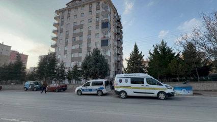 Eşini tabancayla bacağından vurdu