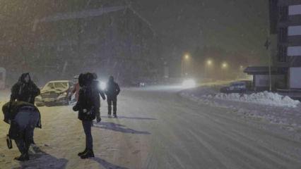 İstanbul'un yanı başında kar fırtınası! Kar kalınlığı 18 santime yükseldi...