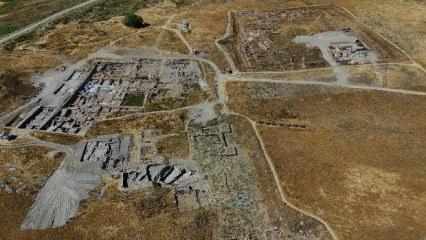 K&uuml;ltepe'de sarayın altından saray &ccedil;ıktı