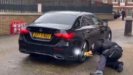 Londra'da skandal! Pakistan İ&ccedil;işleri Bakanı'na şoke eden muamele