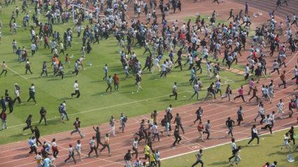 Messi'ye sinirlenen hayranları stadyumu dağıttı