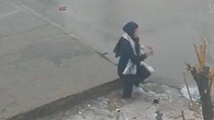 Yolda y&uuml;r&uuml;rken &ccedil;ukura d&uuml;şt&uuml;: &Uuml;rd&uuml;n'de yaşanan o anlar kamerada