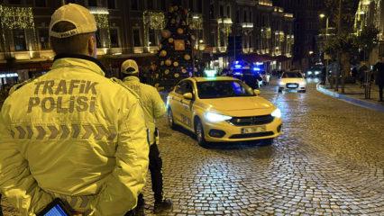 Y&uuml;ksek sesli m&uuml;zik a&ccedil;an trafik magandaları polise yakalandı