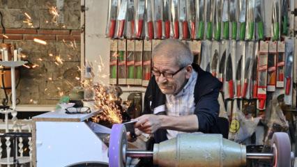 Antalyalı ustanın &ccedil;ırak maaşı teklifini duyan bir daha soruyor!