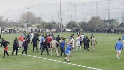 Aydın'da futbolcular ma&ccedil;ı bırakıp tekme tokat kavga etti