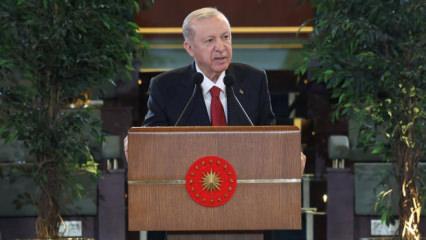 Cumhurbaşkanı Erdoğan: Hazreti Mevlana'nın &ccedil;ağları aşan &ouml;ğ&uuml;tleri bize yol g&ouml;steriyor