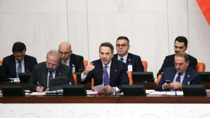 Bakan Bayraktar'dan n&uuml;kleer enerji a&ccedil;ıklaması: 'Olmazsa olmaz unsurlarımızdan bir tanesi'