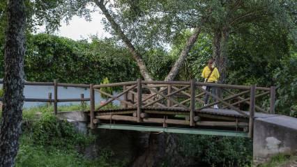 Bir adımda İspanya'dan Portekiz'e: 6 metrelik k&ouml;pr&uuml; iki &uuml;lkeyi ve zamanı birbirine bağlıyor!