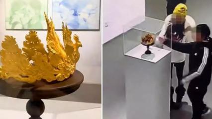 &Ccedil;in'de akılalmaz olay: Sergiyi gezen &ccedil;ocuğun sakarlığı 2.4 milyon TL'ye mal oldu!