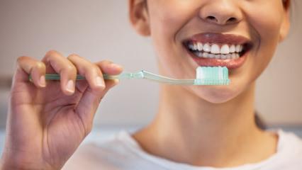 Evde doğal yollarla diş beyazlatma y&ouml;ntemleri