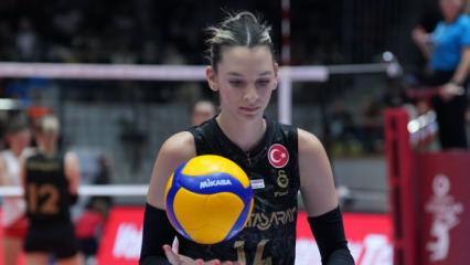 Galatasaray'ın pas&ouml;r &ccedil;aprazı Alexia Carutasu sakatlandı