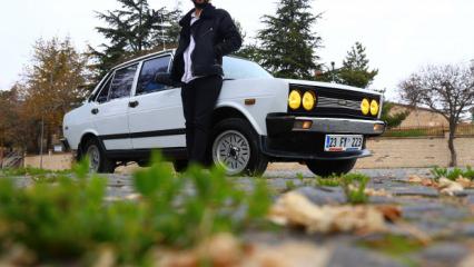 G&ouml;z&uuml; gibi baktığı 45 yıllık aracına kimseyi galoşsuz bindirmiyor