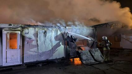 Hatay'daki konteyner kentte yangın: &Ouml;ğrenci sınıfları da kullanılmaz hale geldi