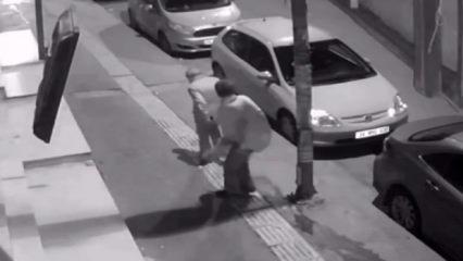İstanbul'da dehşet: Gen&ccedil; kadın, yaşlı adamı sokak ortasında d&ouml;vd&uuml;