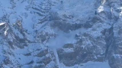 Ağrı Dağı'nda çığ düştü! Olay anı kameraya yansıdı 