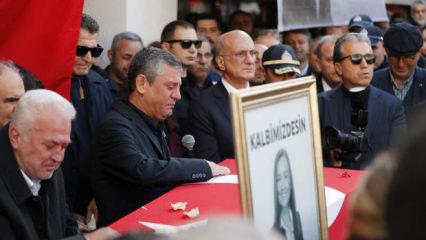 Manisa, ilk kadın başkanına ağladı: G&uuml;lşah Durbay'a duygusal veda