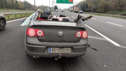 Otoyolda otomobil &ccedil;ekiciye &ccedil;arptı: &Ouml;l&uuml; ve yaralı var