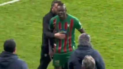 Oyundan alınınca &ccedil;ılgına d&ouml;nd&uuml;! Kendi hocasına saldırdı