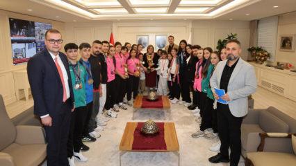 Spor şehri Gaziantep'in şampiyonlarından Başkan Şahin'e ziyaret