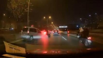 &Uuml;sk&uuml;dar'da 7 aracın karıştığı zincirleme kaza kamerada