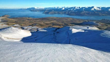 Van Gölü kıyılarından Süphan Dağı’na! Kışın en güzel hali…