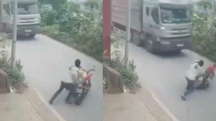 Vietnam&rsquo;da kan donduran olay: Trafik polisini kamyonun &ouml;n&uuml;ne itti