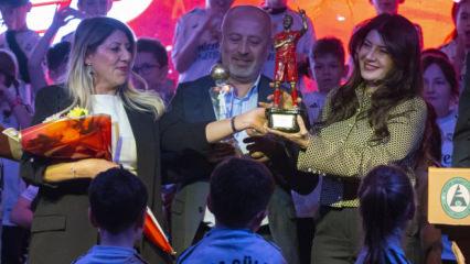 Arda G&uuml;ler'e yılın sporcusu &ouml;d&uuml;l&uuml; verildi