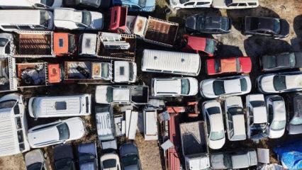 Yediemin otoparkında 500 milyon TL&rsquo;lik yosun tutan ara&ccedil;lar &ccedil;&uuml;r&uuml;meye terk ediliyor