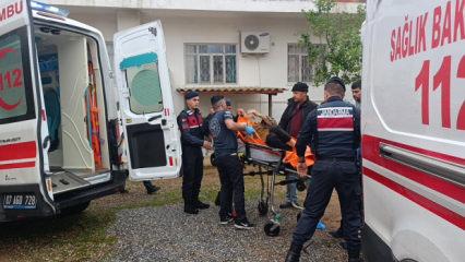 Antalya'da aile faciası: Babasını &ouml;ld&uuml;rd&uuml;, yengesini yaraladı!