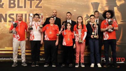 Bakan Bak&rsquo;tan d&uuml;nya şampiyonu olan milli satran&ccedil;&ccedil;ılara tebrik mesajı