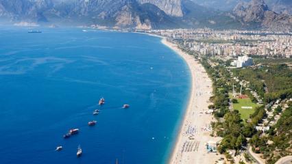 Bakan Ersoy: &ldquo;3 milyon 252 bin 769 kişi, bug&uuml;ne kadar halk plajlarımızdan faydalandı&rdquo;