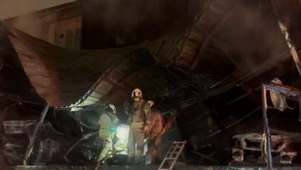 Başakşehir&rsquo;deki sanayi sitesinde yangın: T&uuml;m iş yeri alev alev 