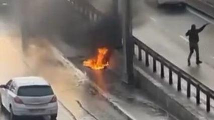  Beylikd&uuml;z&uuml; D-100 Otoyolu'nda motosiklet alev alev yandı