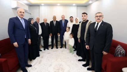 Cumhurbaşkanı Erdoğan ve Bah&ccedil;eli, Hatay&rsquo;da depremzede aileyi ziyaret etti