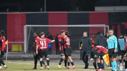 Efsane takım 2. Lig'e d&uuml;ş&uuml;yor! 4 golle yıkıldılar