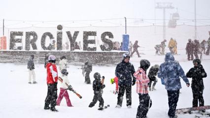 Erciyes&rsquo;te kayak keyfi: Pistler cıvıl cıvıl