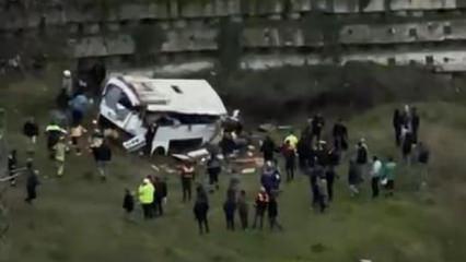 Esenyurt'ta otob&uuml;s şarampole yuvarlandı: &Ouml;l&uuml; ve yaralılar var!