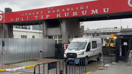 Esenyurt'taki kazada hayatını kaybeden 3 kişinin cenazesi Adli Tıp Kurumunda