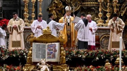 Papa 14. Leo, ilk kez Noel ayini y&ouml;netti