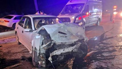 Sakarya'da iki otomobil &ccedil;arpıştı: Yaralılar var