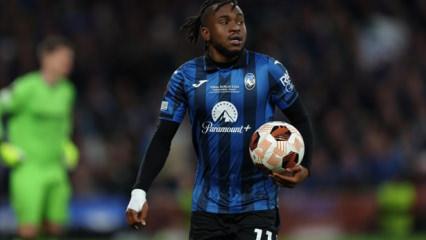 Tam da 'Galatasaray' derken: Lookman sağ g&ouml;sterip sol vurdu